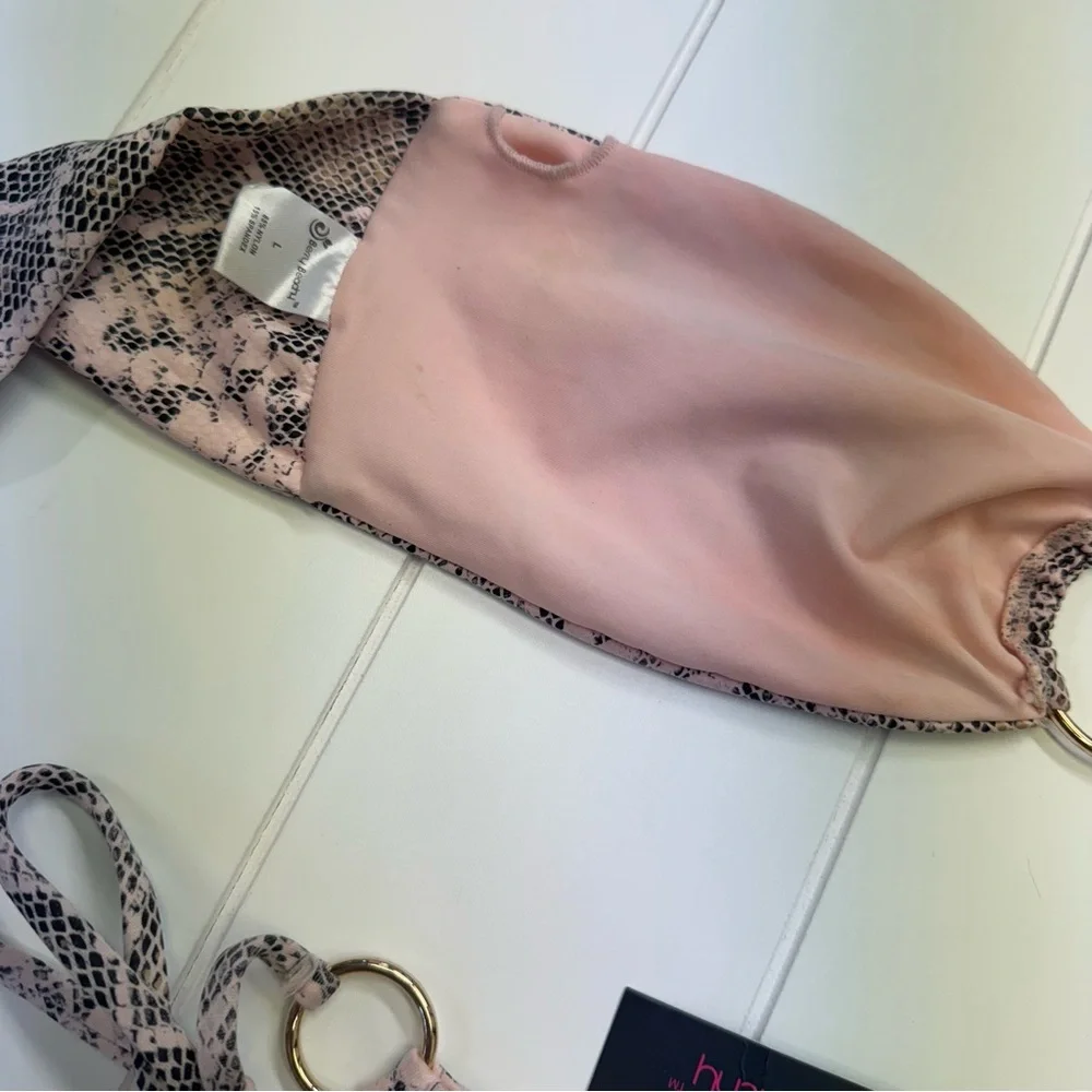 Berry Beachy snake print scrunch bikini - Picture 4 of 10